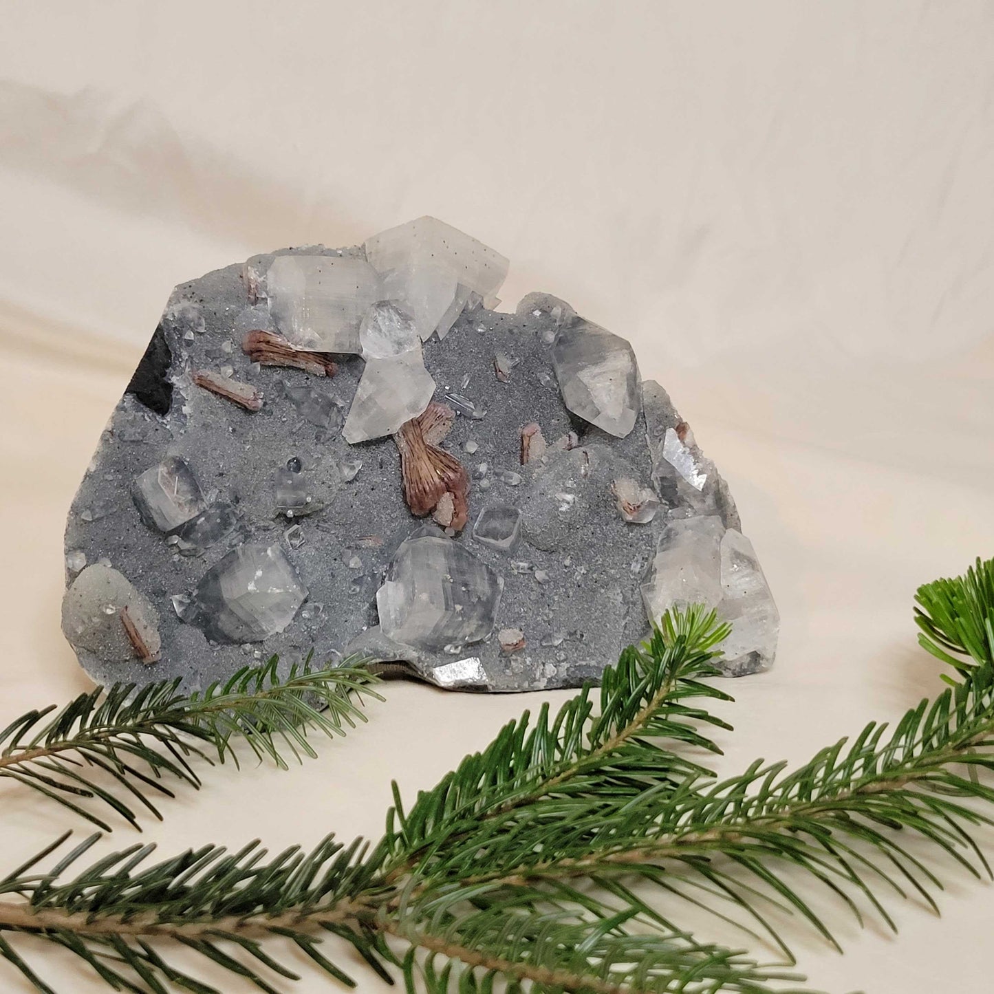 Zeolite mixed with apophyllite, stilbite, chalcedony